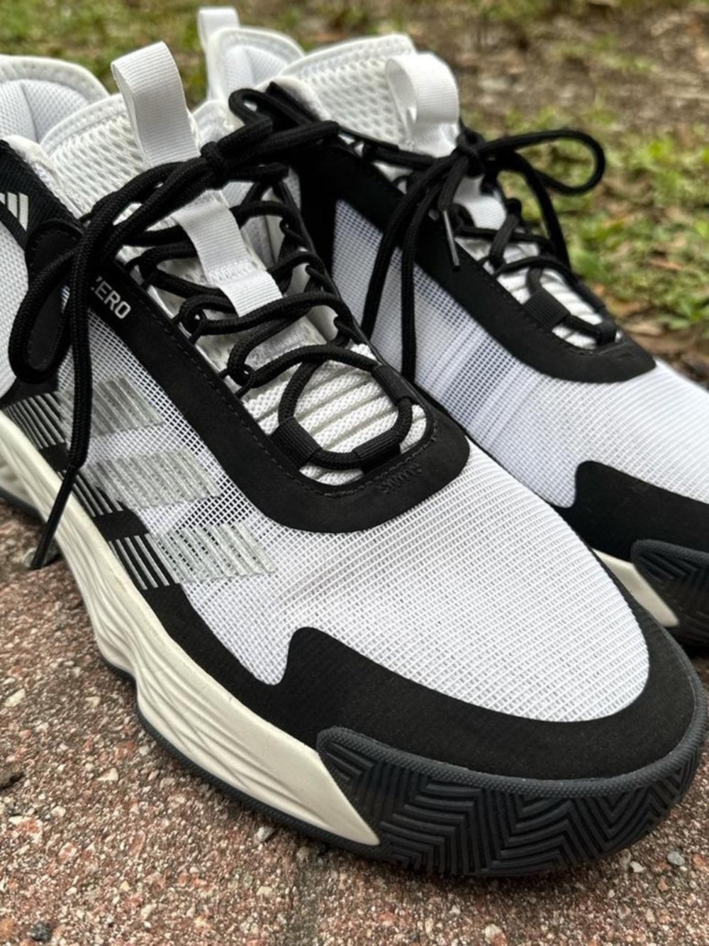 Adidas Men's 10 White and Black Sneakers